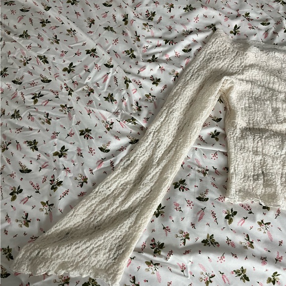 Urban Outfitters Lace Flare Long Sleeve - Picture 2 of 5